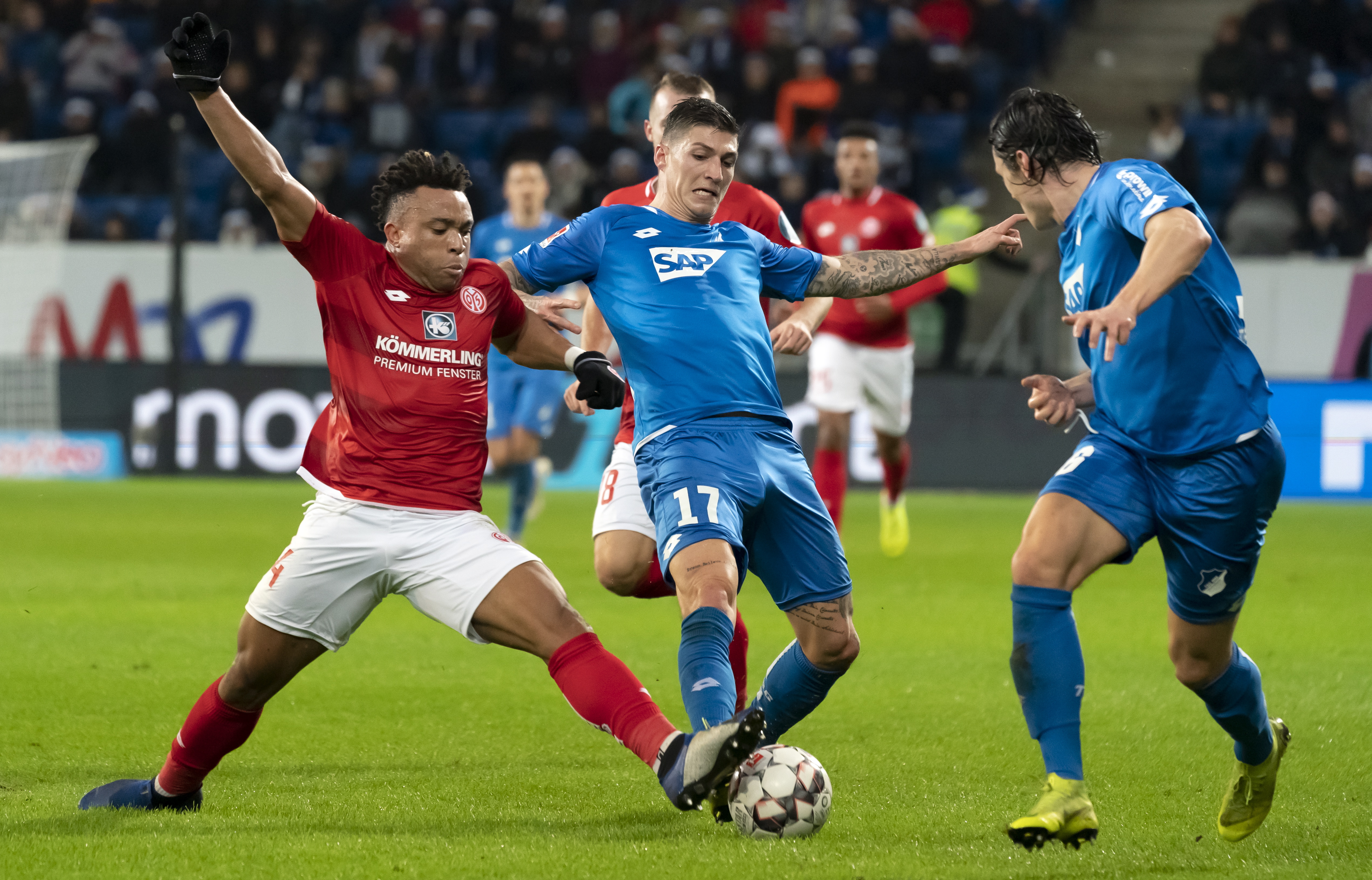 他们加强了 他们加强了