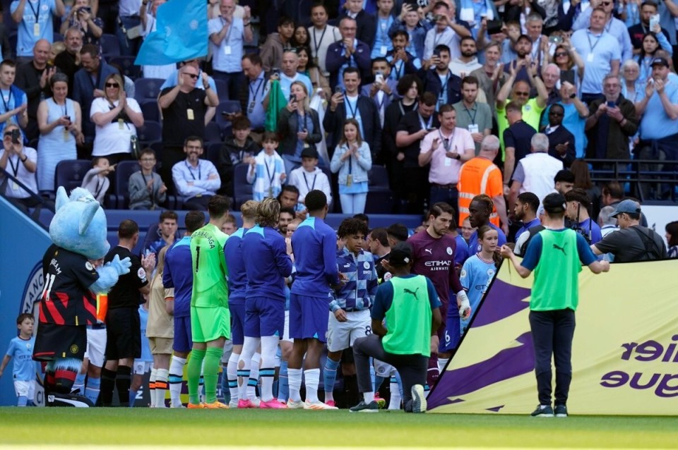 亲自走到休 亲自走到休